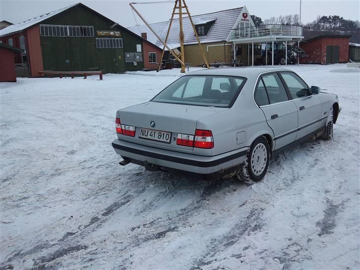 BMW 520I 12V solgt til skrot. - Flot med de baglygter. billede 4