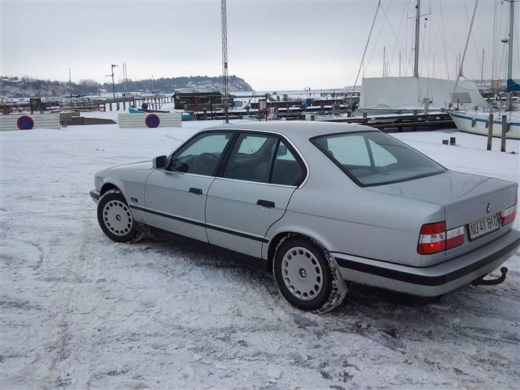 BMW 520I 12V solgt til skrot. - V-side.. alt i alt en flot bil fra 1989 billede 5