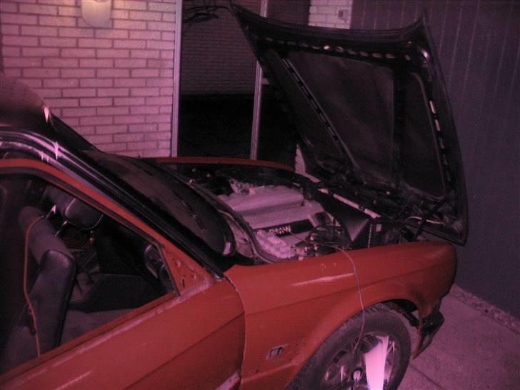 BMW E30 318IS / Solgt :'/ - Alt rust arbejde lavet, billeder taget lige inden den blev kørt til maler :) billede 3