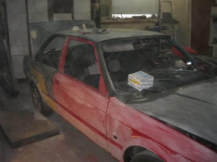 BMW E30 318IS / Solgt :'/ - Ved maleren :) billede 7