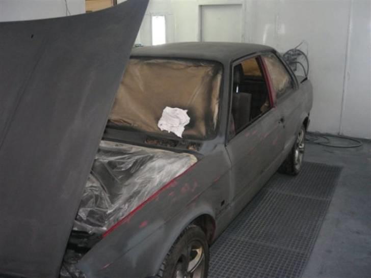 BMW E30 318IS / Solgt :'/ - Ved maleren :) billede 9