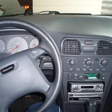 Volvo VOLVO V40 T4 (SOLGT)