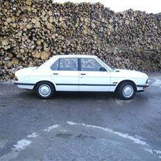 BMW E28 518i (SOLGT)
