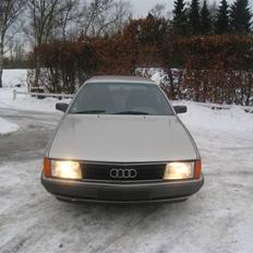 Audi 100