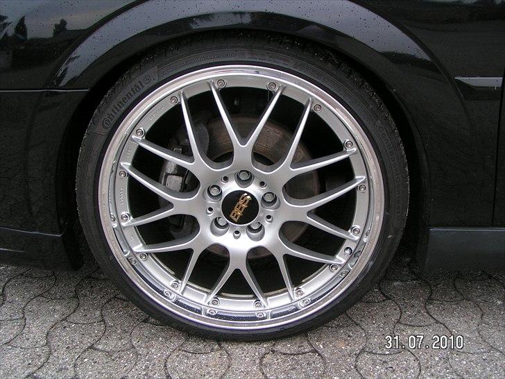 Opel Vectra C 3.0 V6 CDTi Wagon - Ja det er 314mm bremser som sidder indenunder.. Ser ikke ud af ret meget.. billede 9