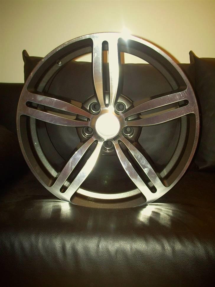 BMW 318i - Atlanta YW509 8,5x18" Sommerfælgen billede 18