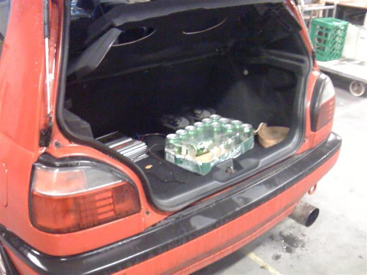 Nissan Sunny SR - Heh ... Ja det kan den også :b billede 16