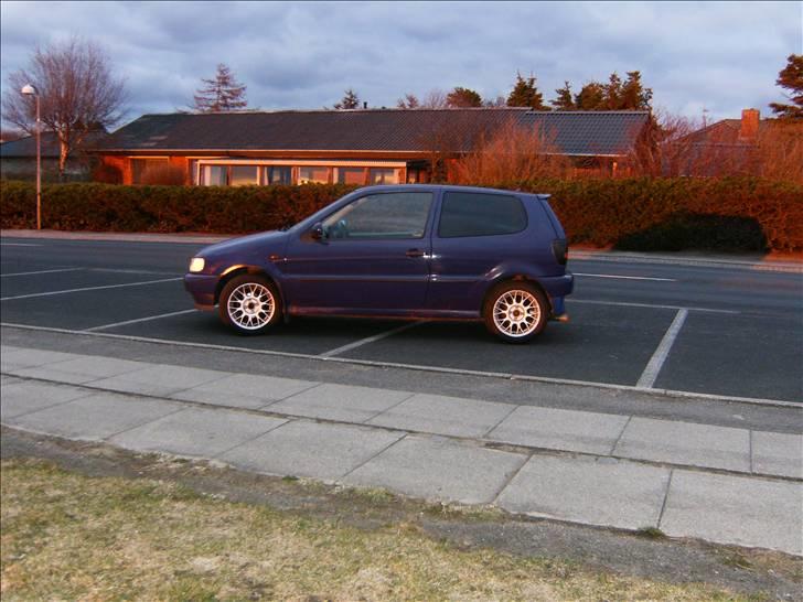 VW Polo 6n [DØD] - fået sat bbs fælgene på og vasket bilen 28/2-2010 billede 1