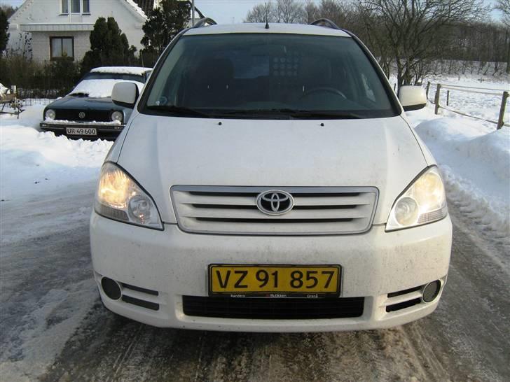 Toyota Avensis Verso Sportsvan billede 4