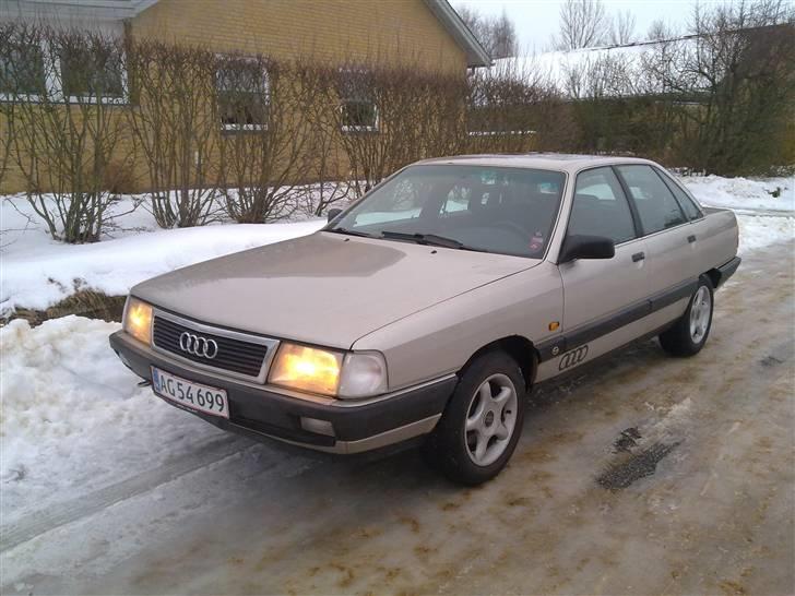 Audi 100 2,2 Turbo - SOLGT! billede 3