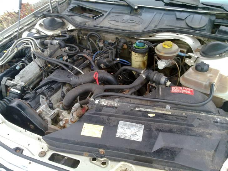 Audi 100 2,2 Turbo - SOLGT! billede 8