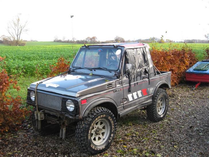 Suzuki sj413 - sådan ser den så ud. ikk af meget, med den kommer frem over alt.... næsten;) billede 1