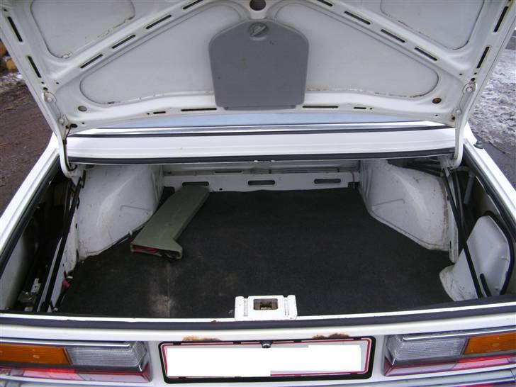 BMW E28 518i (SOLGT) billede 10