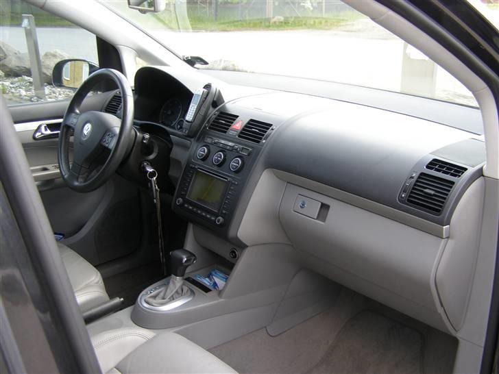 VW Touran 2,0 TDI Highline *SOLGT* billede 9