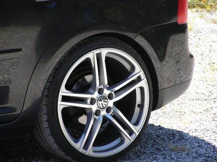 VW Touran 2,0 TDI Highline *SOLGT* billede 13