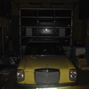 Mercedes Benz 220D/8