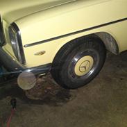 Mercedes Benz 220D/8