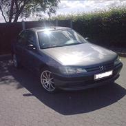 Peugeot 406