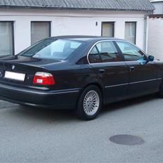 BMW 523i