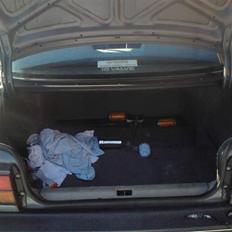 Toyota carina ll er færdig :(