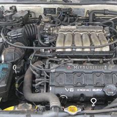 Mitsubishi sigma 3,0 24v solgt