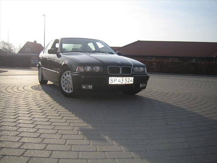 BMW e36 318i   SOLGT billede 2