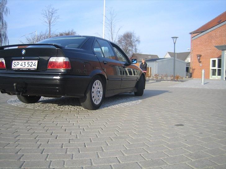 BMW e36 318i   SOLGT billede 4