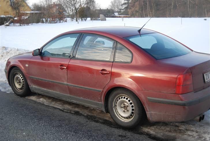 VW Passat Trendline SOLGT billede 3