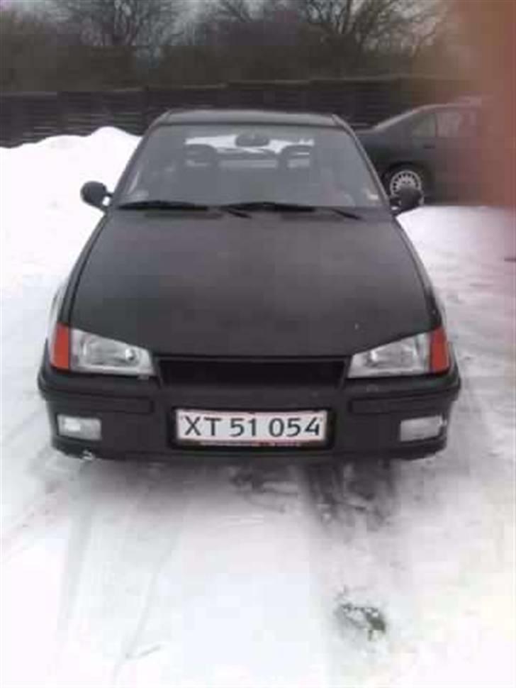Opel Kadett E  - Et godt projekt som nok skal blive til en fed bil.  billede 1