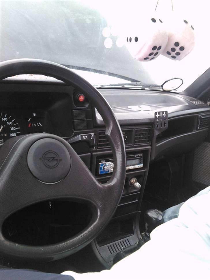 Opel Kadett E  - Et godt projekt som nok skal blive til en fed bil.  billede 4