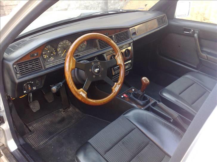 Mercedes Benz 190 E (solgt) billede 3