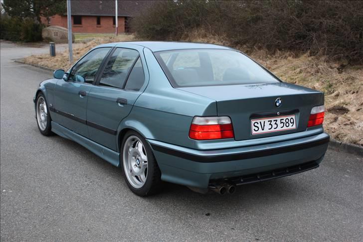 BMW 325i  billede 2