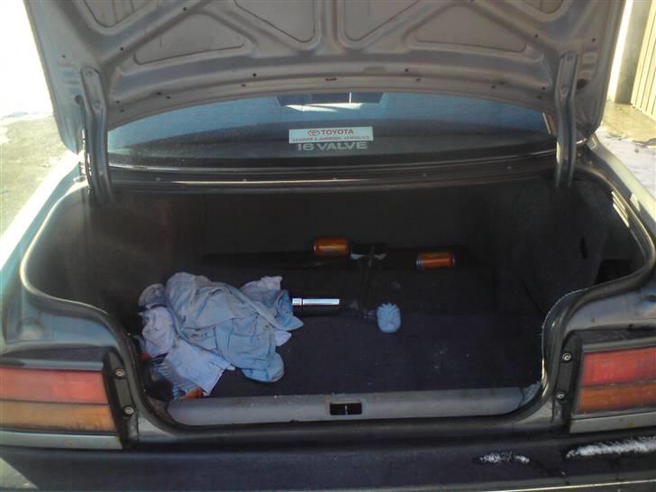 Toyota carina ll er færdig :( billede 2