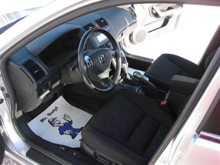 Honda Accord 2,4i Executive - Lækker kabine :) billede 6