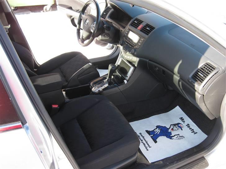 Honda Accord 2,4i Executive - Lækker kabine :) billede 7