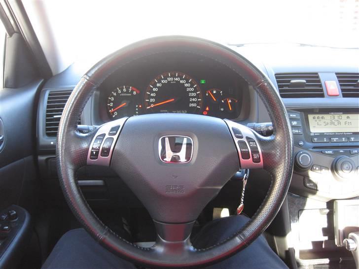 Honda Accord 2,4i Executive - Førerudsyn, med styring til anlæg samt fartpilot org integreret i rat.! billede 11