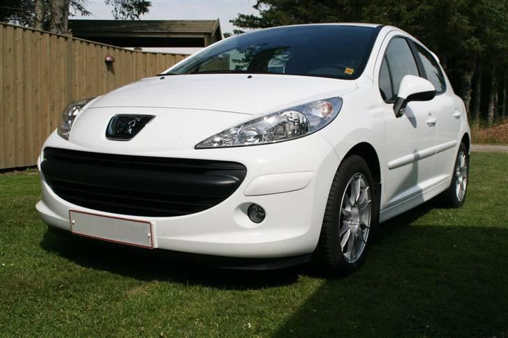 Peugeot 207 Comfort + *solgt* billede 2