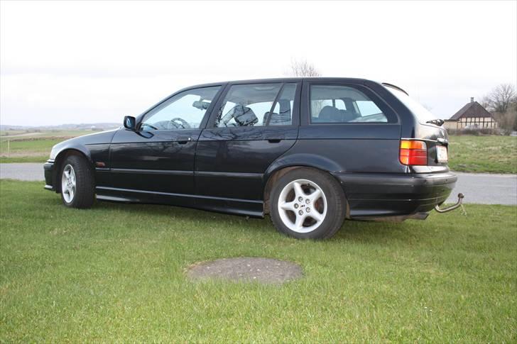 BMW e36 320i Touring Stjålet billede 3