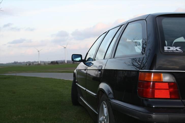BMW e36 320i Touring Stjålet billede 4