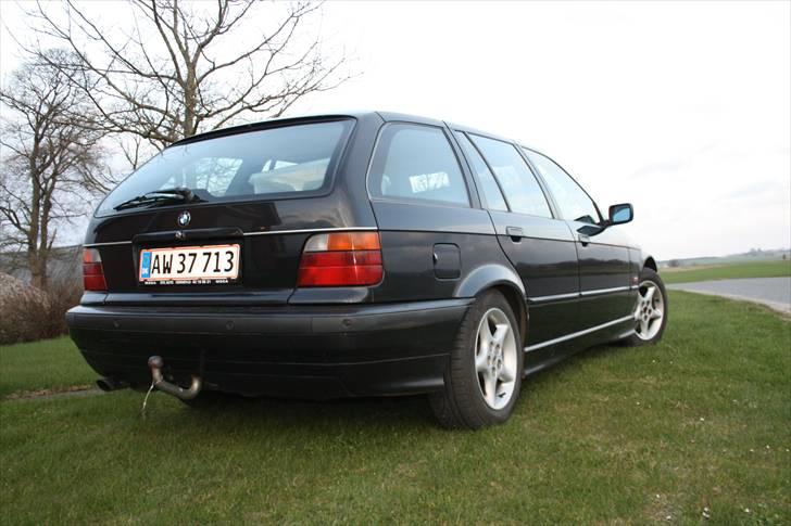 BMW e36 320i Touring Stjålet billede 5