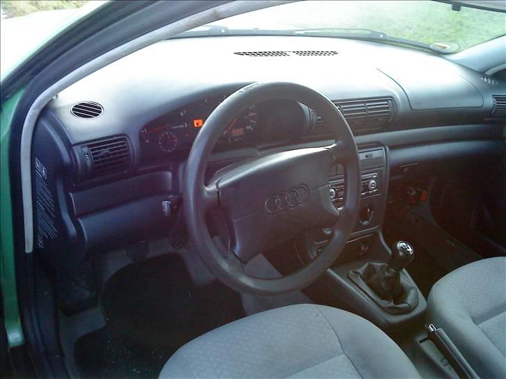 Audi A4 1,8T  -SOLGT - Billede af kabinen........... billede 5