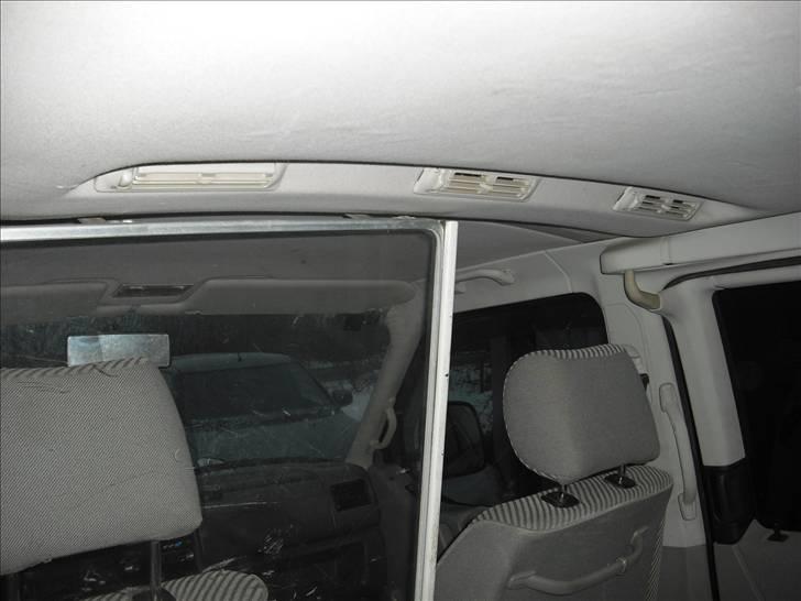 VW Caravelle Vr6 SOLGT - Luftdyser til varerummet billede 4