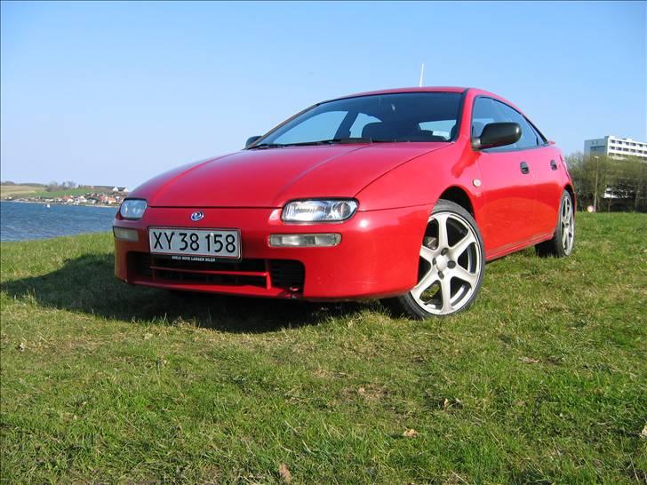 Mazda 323F BA glx SOLGT billede 4