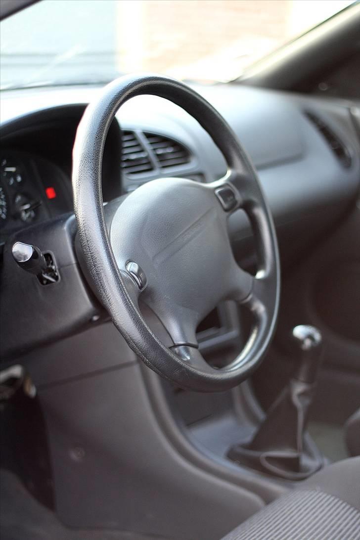 Mazda 323F BA glx SOLGT billede 11