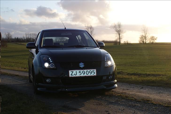 Suzuki Swift 1,3 DDiS SOLGT! billede 12