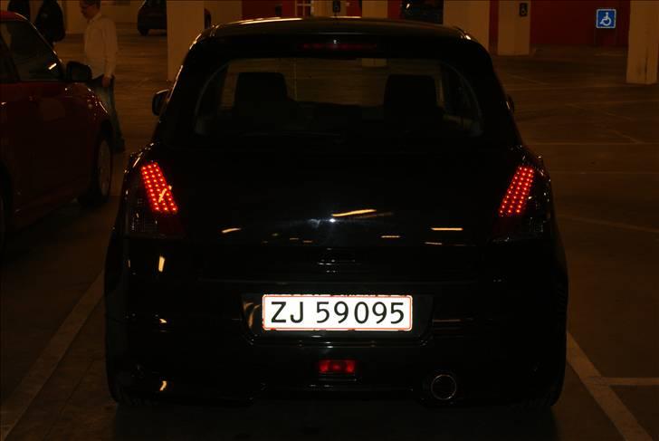 Suzuki Swift 1,3 DDiS SOLGT! billede 14