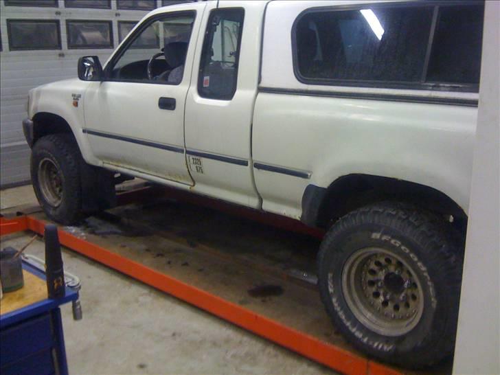 Toyota hilux ln110 - under renov billede 3