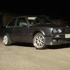 BMW 318i E30 *Solgt*