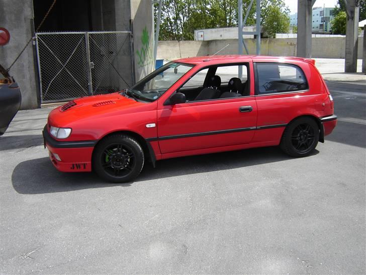 Nissan Sunny "Gadekrydset" billede 2