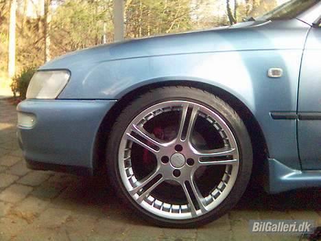 Toyota Corolla 1.6 GSi - SOLGT - Kunne godt ha brugt en frontspoiler med så "store" fælge :P billede 11